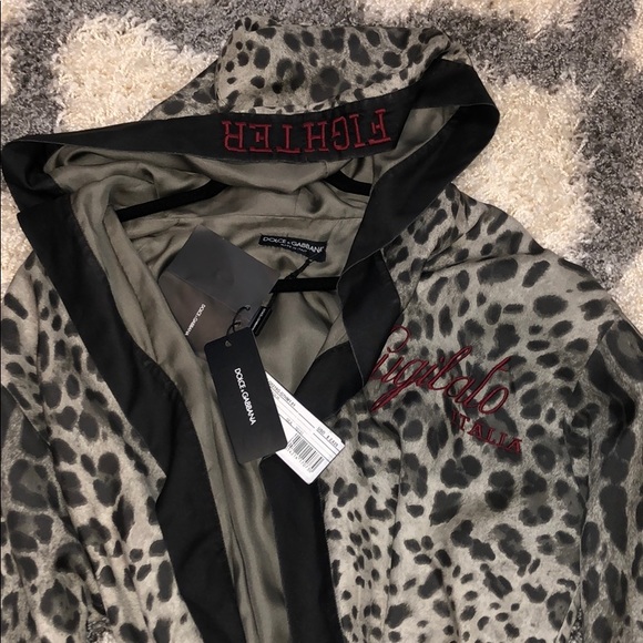 Luxury DOLCE AND GABBANA silk robe - Picture 3 of 7